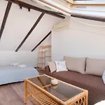 Дом отдыха Hideaway Никиана