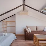 Дом отдыха Hideaway Никиана