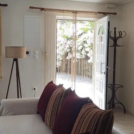 Hideaway Holiday home Nikiana